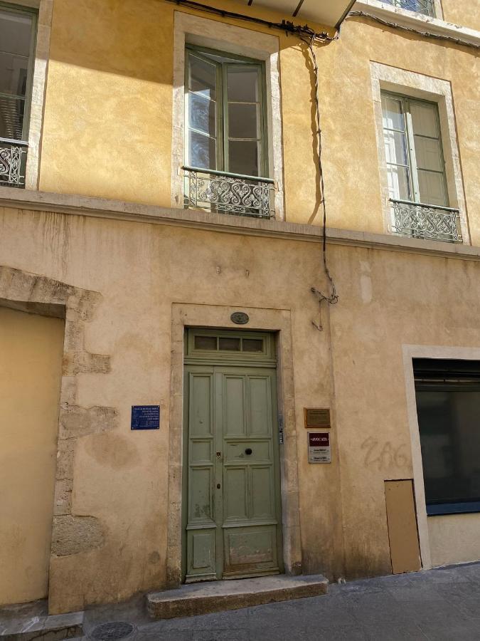 La Halte Des Arenes De Nimes Appartement De Charme Terracotta Exterior foto